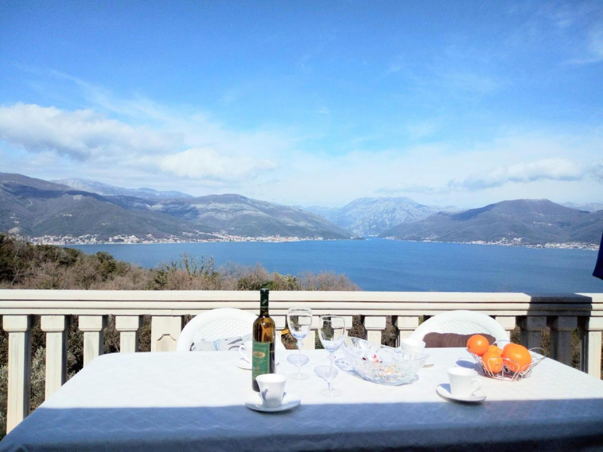 Apartments Vidikovac Tivat Eksteriør billede